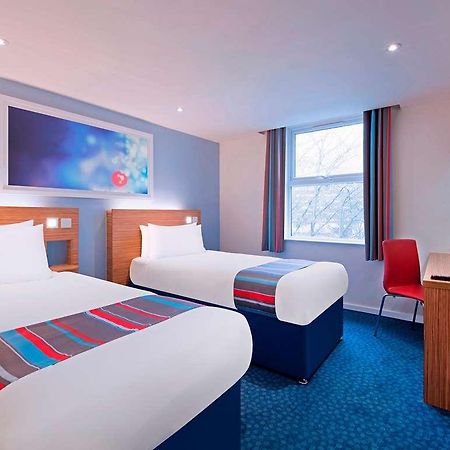 Travelodge Cameron Toll Hotel EDI Pokoj fotografie