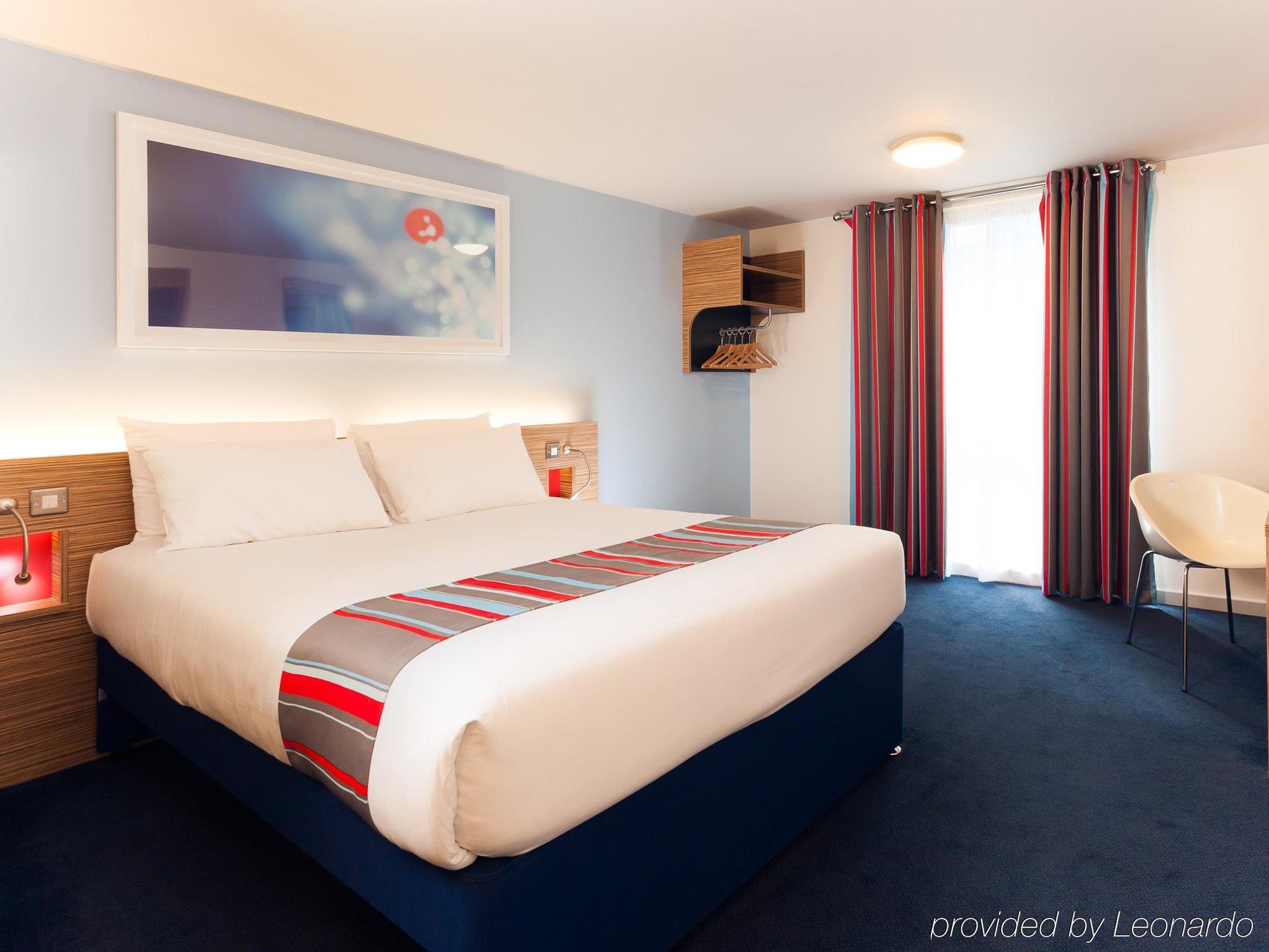 Travelodge Cameron Toll Hotel EDI Exteriér fotografie