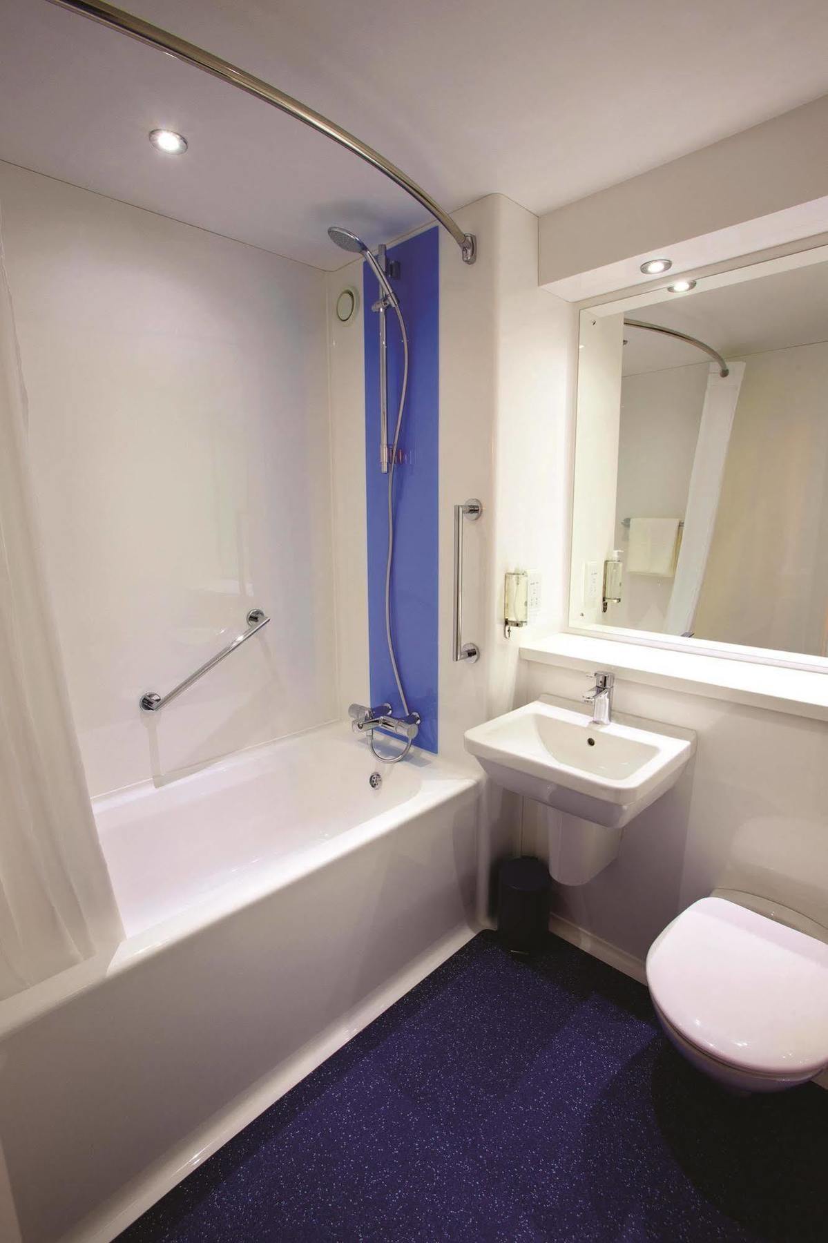 Travelodge Cameron Toll Hotel EDI Exteriér fotografie